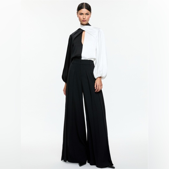Alice + Olivia Mahogany Twist-Neck Top - Picture 1 of 7